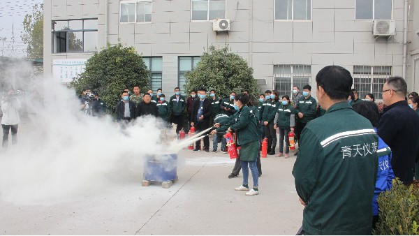 拼搏手机平台_拼搏（中国）加强安全意识，全体员工进行消防演练